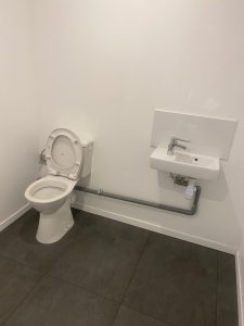 Toilette et lavabo